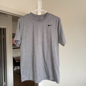 The Nike Tee Light Gray Medium